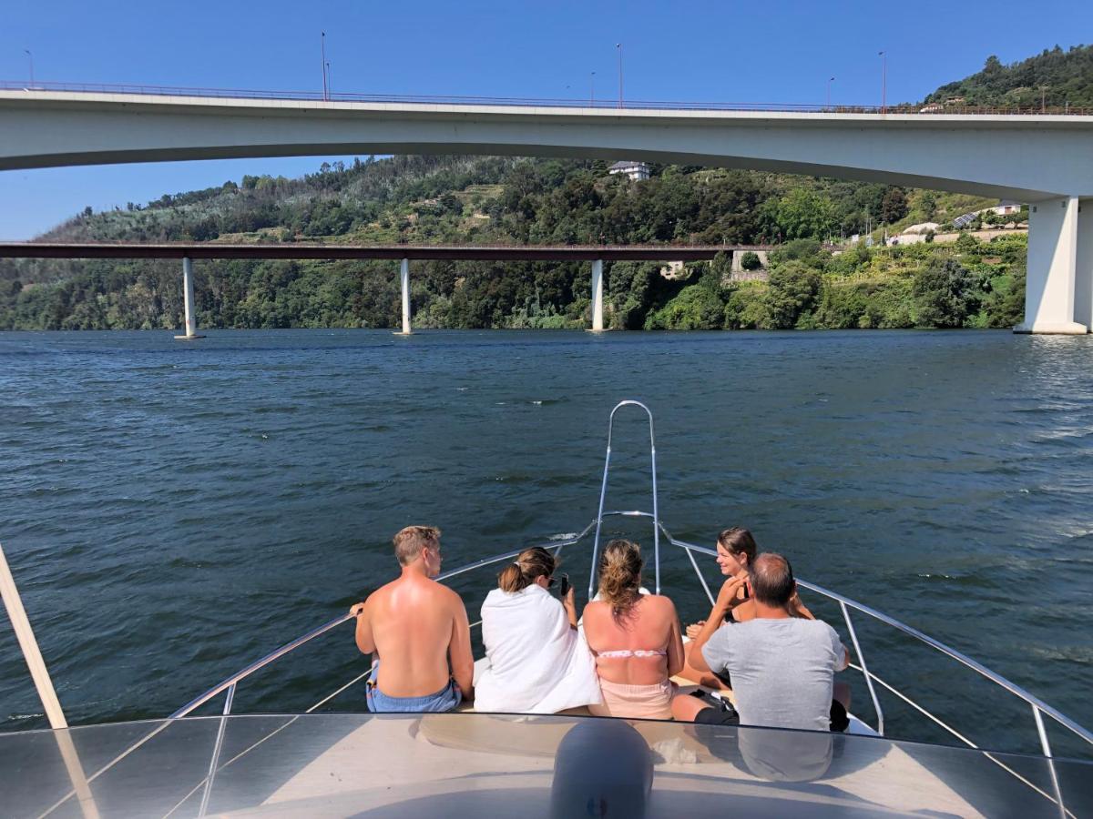 Aquadouro Yacht Radames - Sleep Boat Experience Otel Castelo de Paiva Dış mekan fotoğraf
