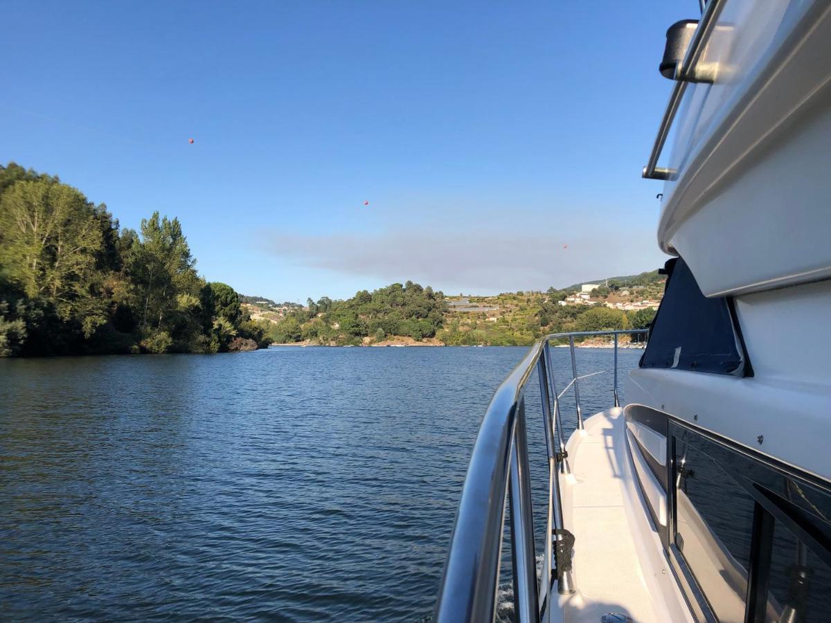 Aquadouro Yacht Radames - Sleep Boat Experience Otel Castelo de Paiva Dış mekan fotoğraf