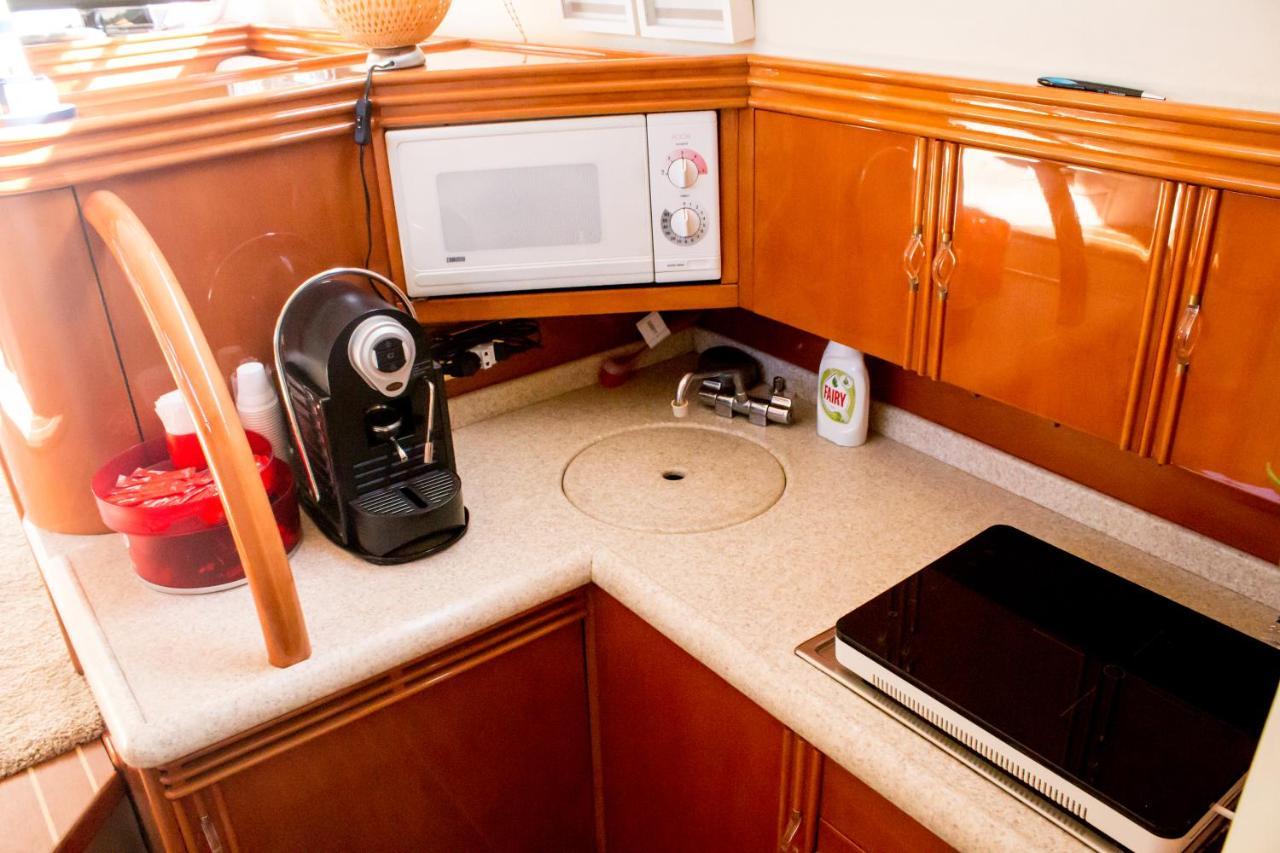 Aquadouro Yacht Radames - Sleep Boat Experience Otel Castelo de Paiva Dış mekan fotoğraf