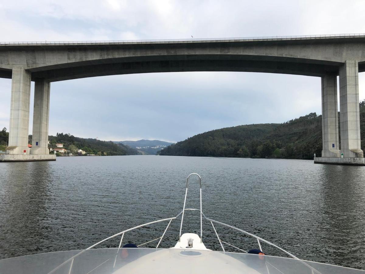 Aquadouro Yacht Radames - Sleep Boat Experience Otel Castelo de Paiva Dış mekan fotoğraf