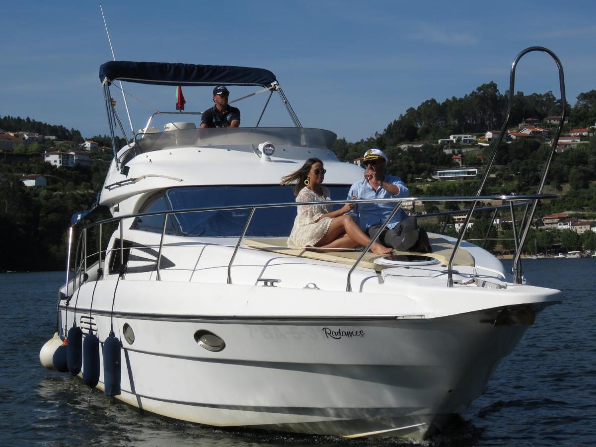 Aquadouro Yacht Radames - Sleep Boat Experience Otel Castelo de Paiva Dış mekan fotoğraf
