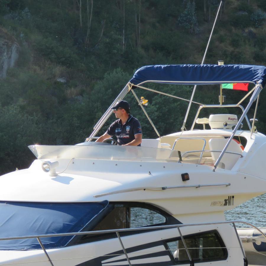 Aquadouro Yacht Radames - Sleep Boat Experience Otel Castelo de Paiva Dış mekan fotoğraf