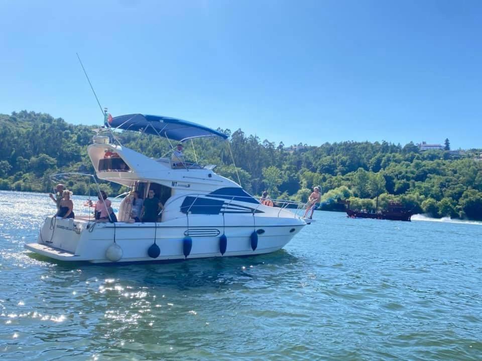 Aquadouro Yacht Radames - Sleep Boat Experience Otel Castelo de Paiva Dış mekan fotoğraf