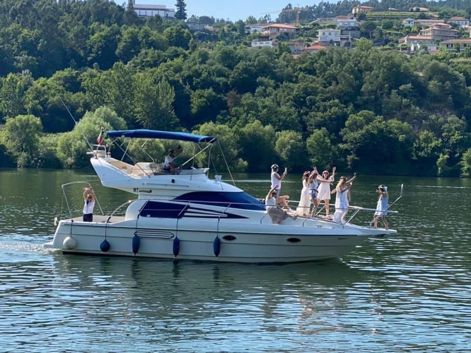 Aquadouro Yacht Radames - Sleep Boat Experience Otel Castelo de Paiva Dış mekan fotoğraf