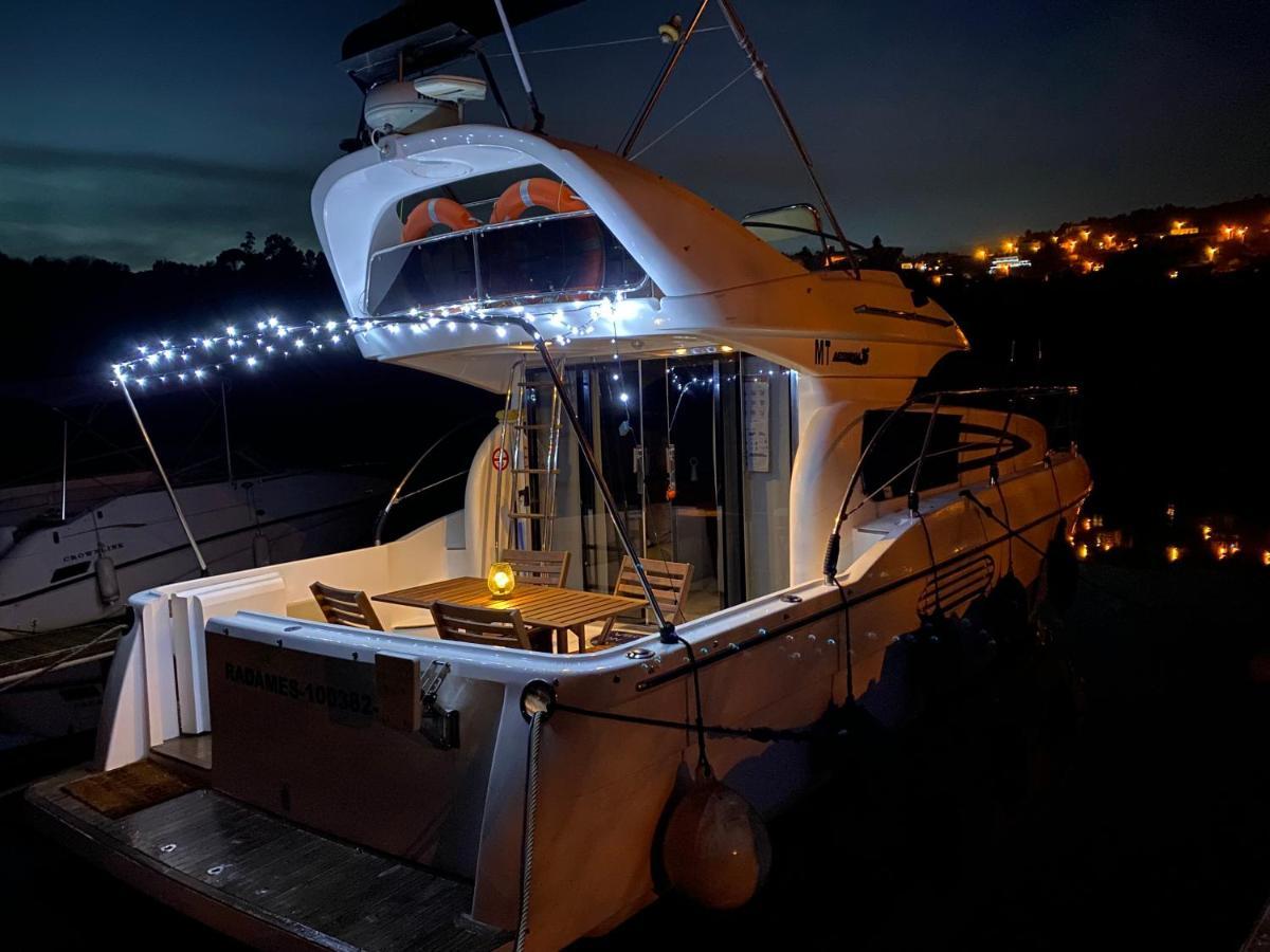 Aquadouro Yacht Radames - Sleep Boat Experience Otel Castelo de Paiva Dış mekan fotoğraf